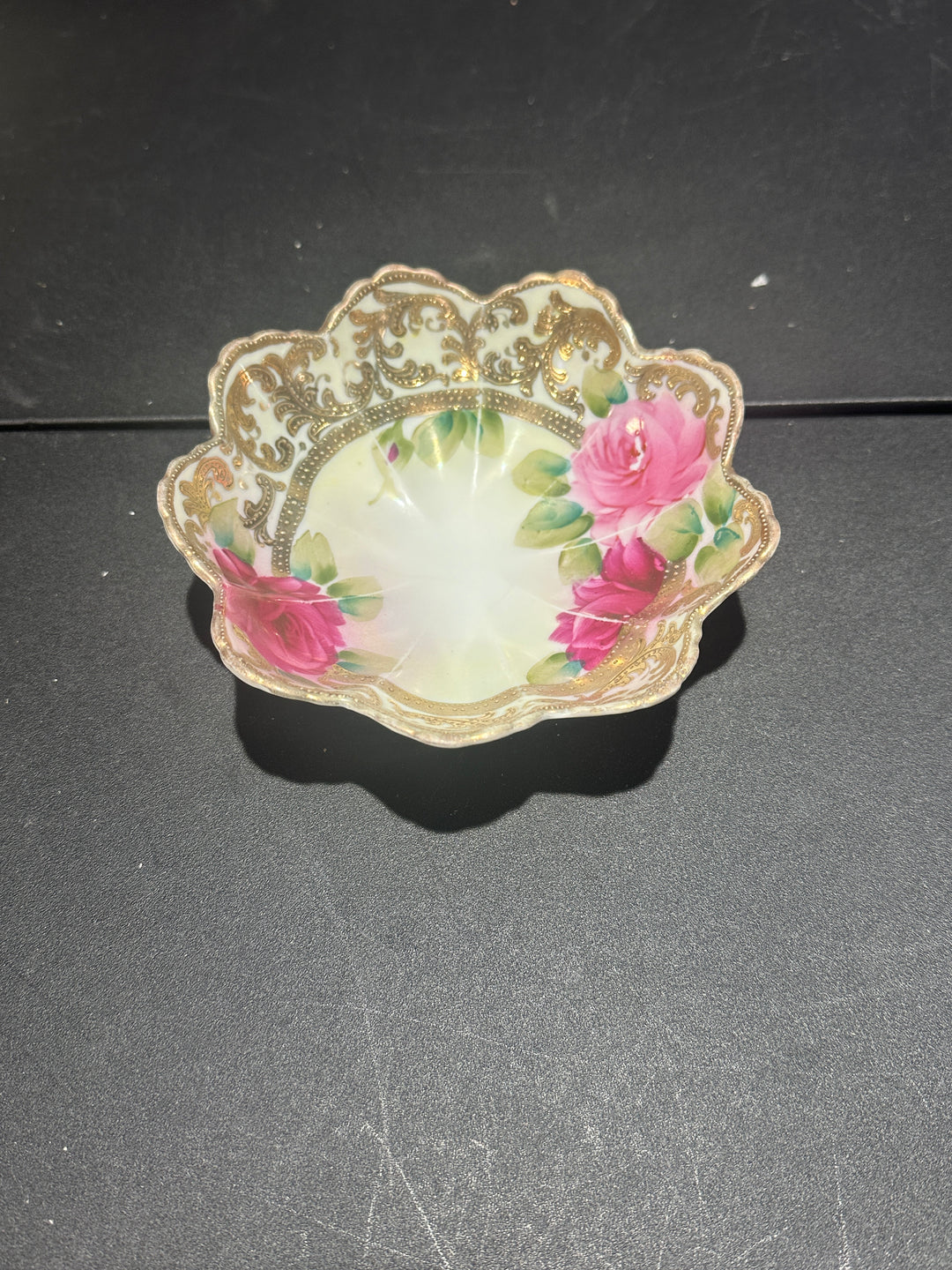 Antique Plate Flower Small