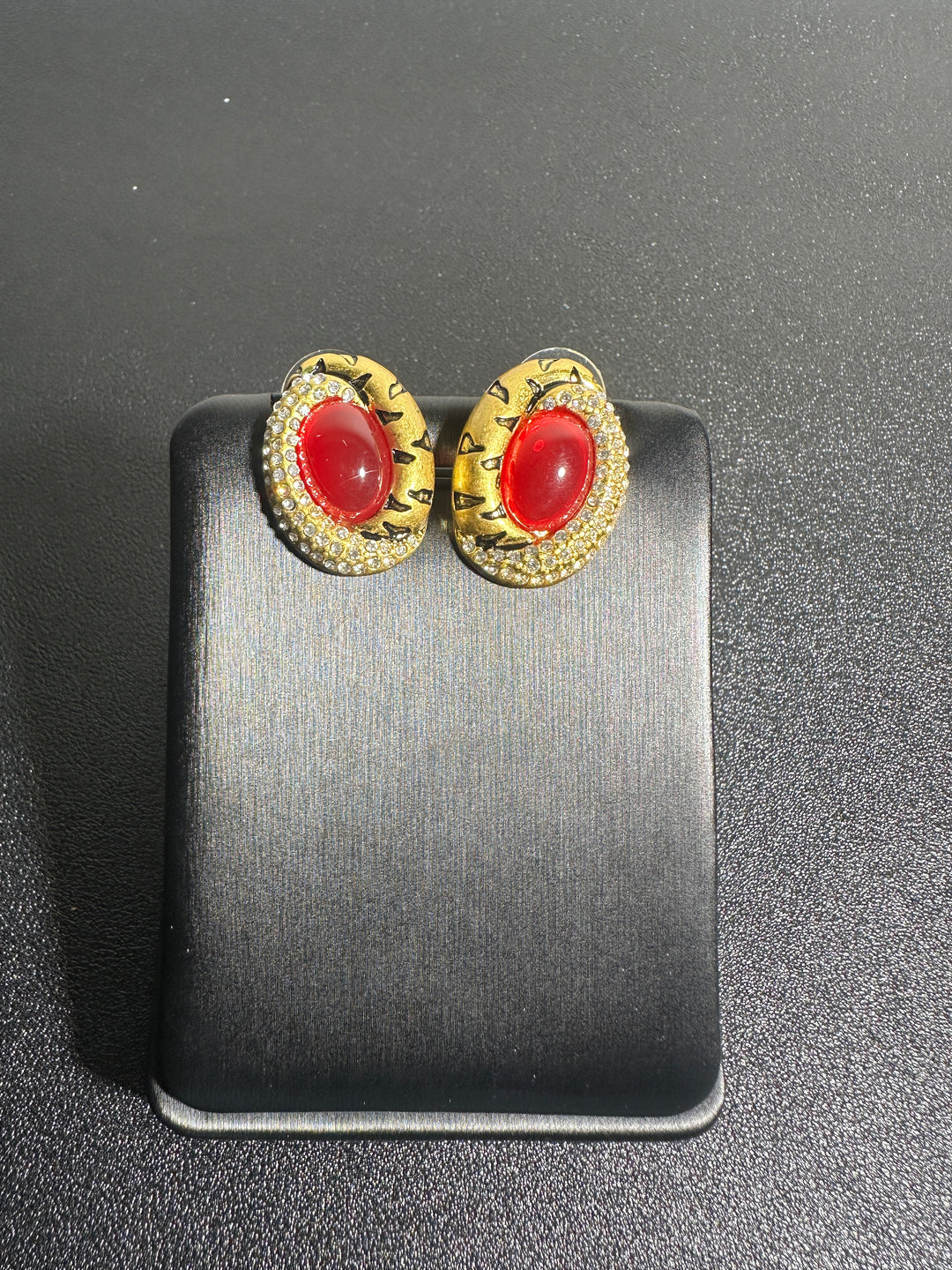 Vintage Earing E107