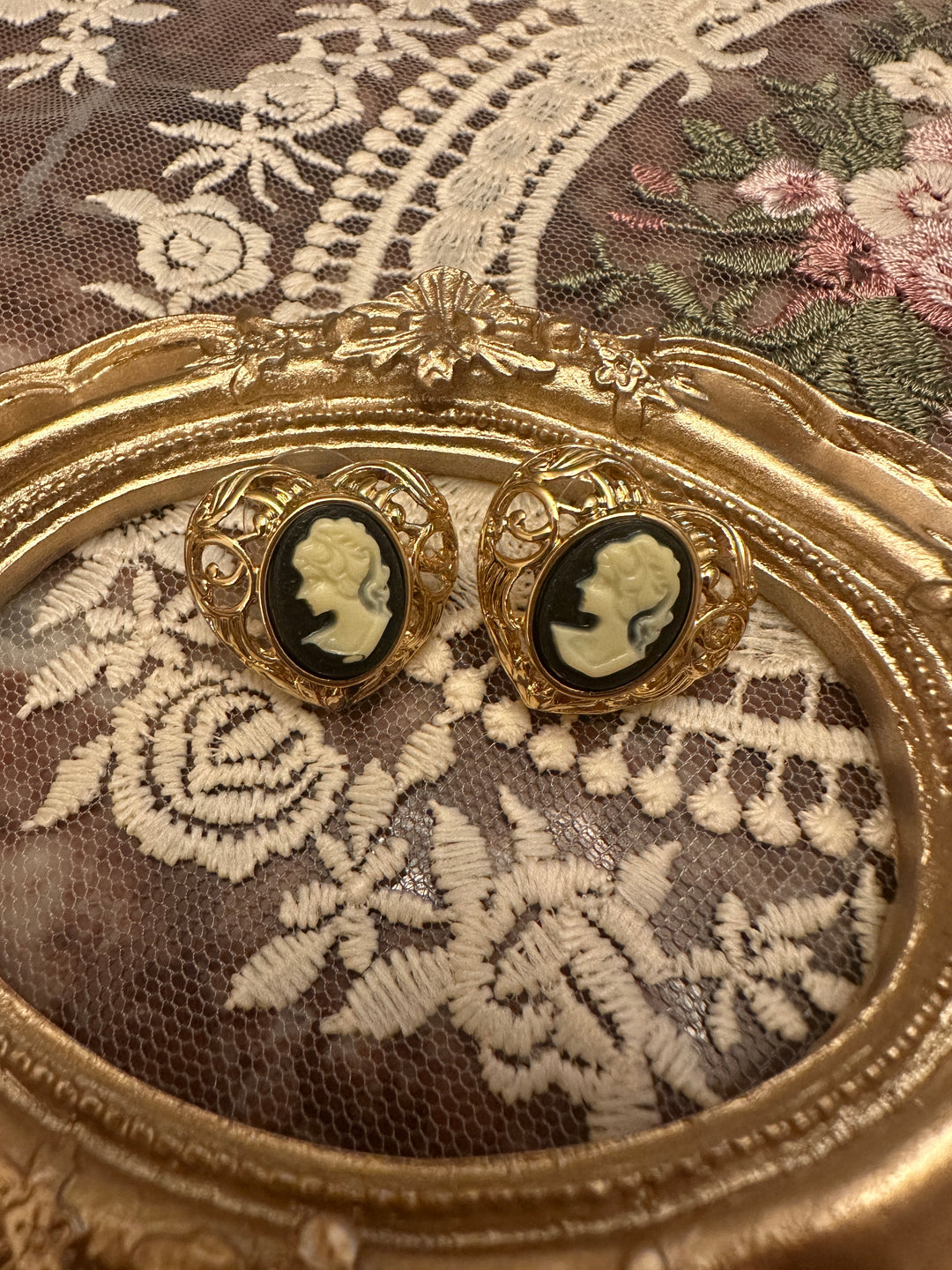 Vintage Earing E115