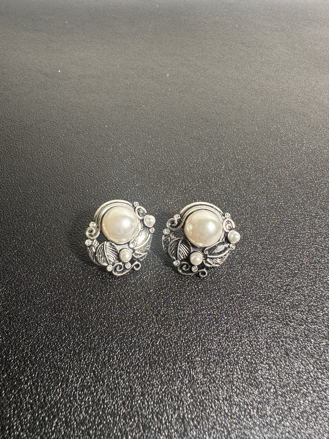 Vintage Earing E58