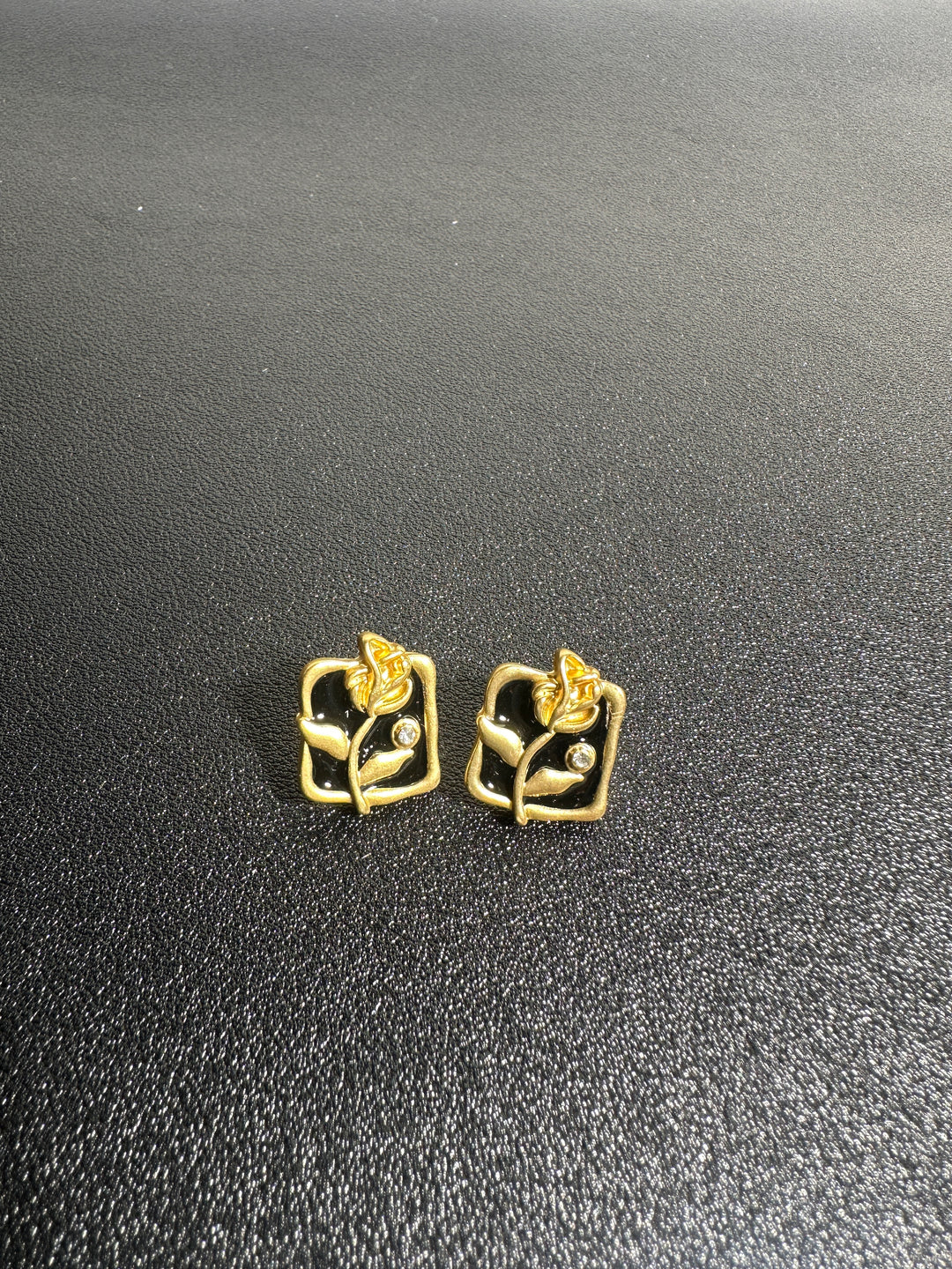 Vintage Earing E65