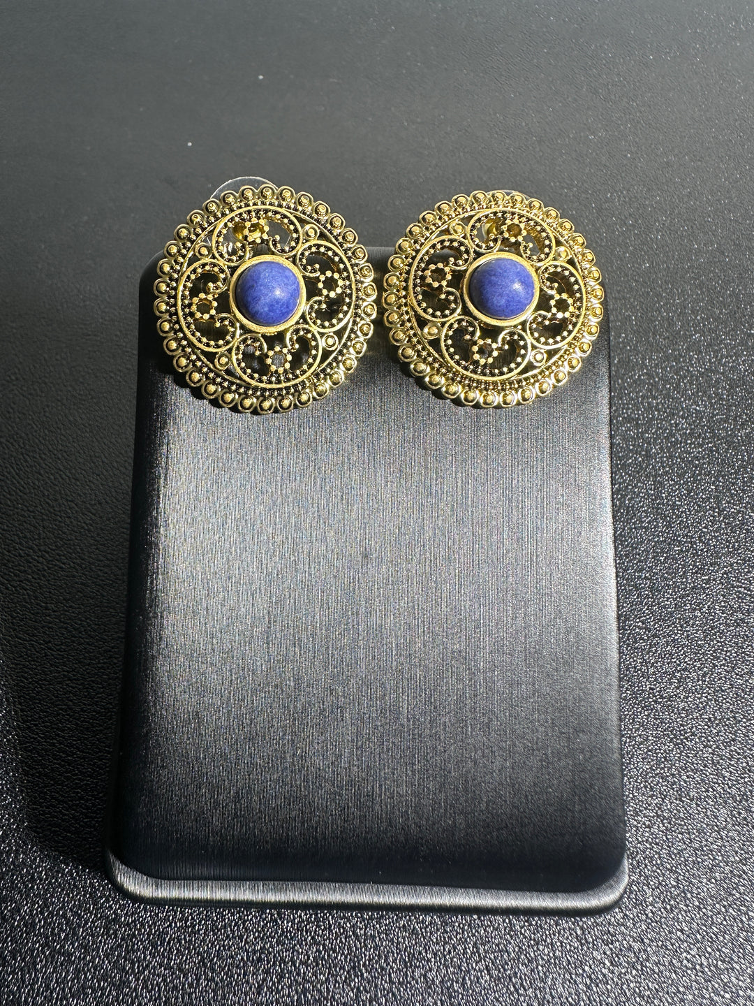 Vintage Earing E90